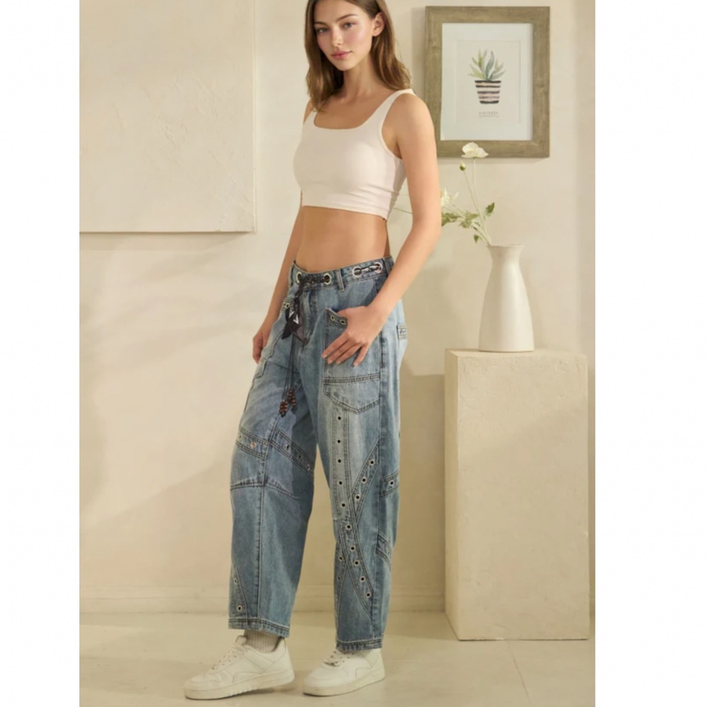 Oli & Hali Light Wash Embellished Cropped Jeans - Picture 5 of 10